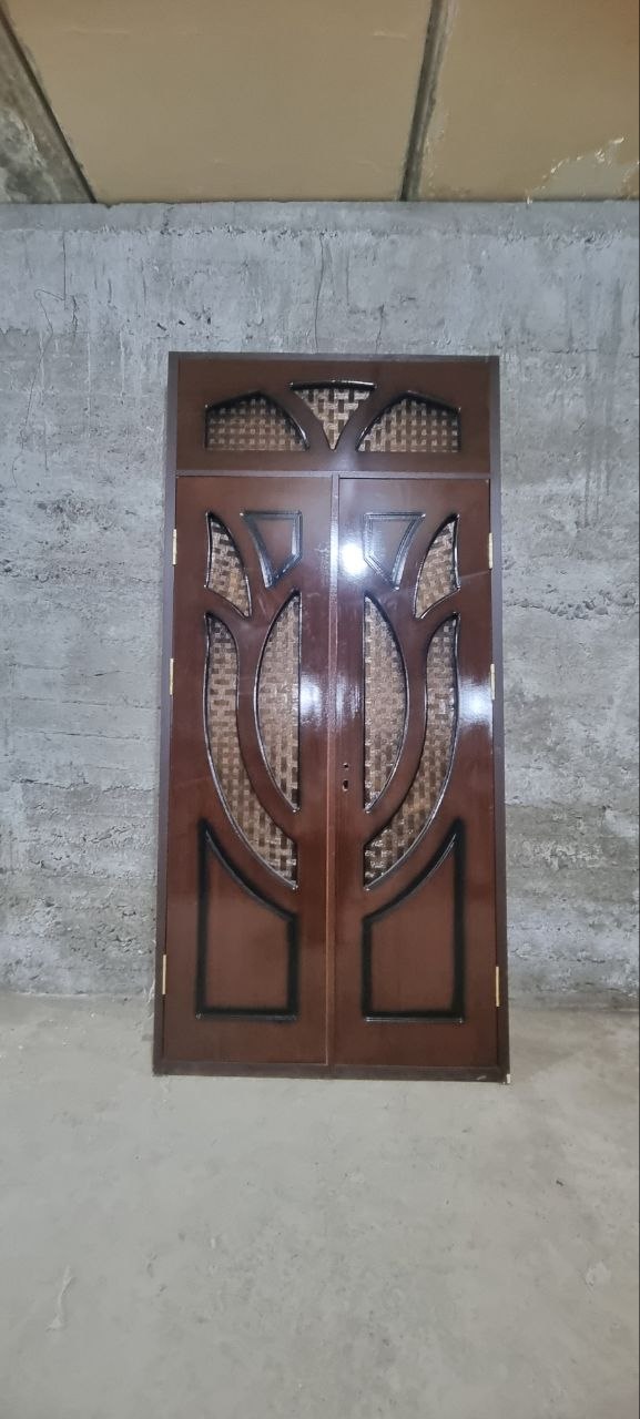 Jigarrang naqshli qo'sh kirish eshigi